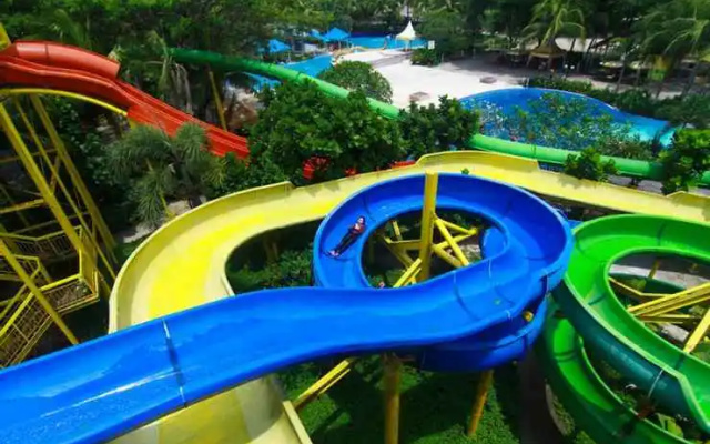 Theme Park & Resort Hotel Pantai Cermin