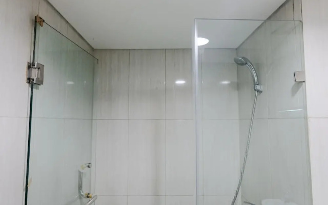 Homey And Cozy 2Br Apartment At Tamansari La Grande