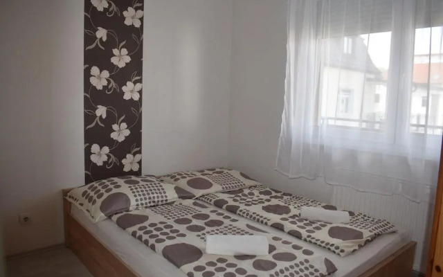 Gréta Wellness Apartmanok -Köztársaság u