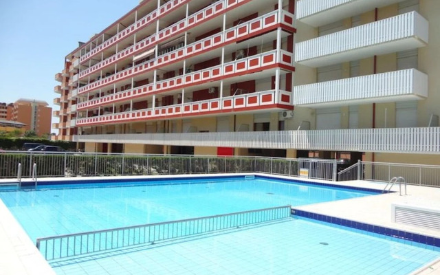 Nice Apartment for 5 People-pool-tv- A C by Beahost Rentals