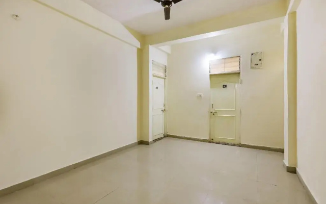 Radha Madhav Palace by OYO Rooms