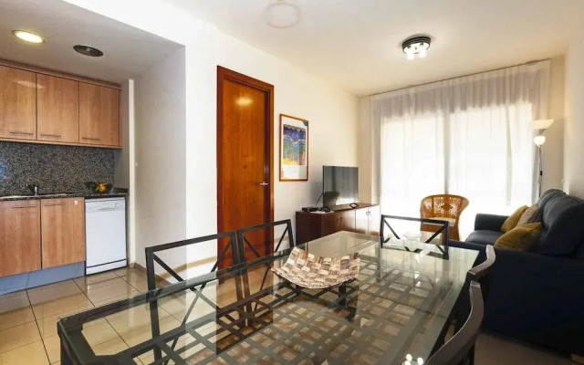 Apartment in Roses With Balcony, Pool-view