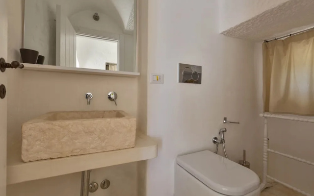 298 Trullo Luna by Perle di Puglia