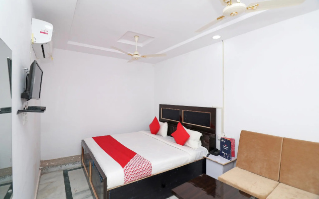OYO Flagship 23207 Hotel Raj Shree