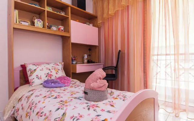 Chrisoupoli Cheerful 2 Bd Apt w Balcony