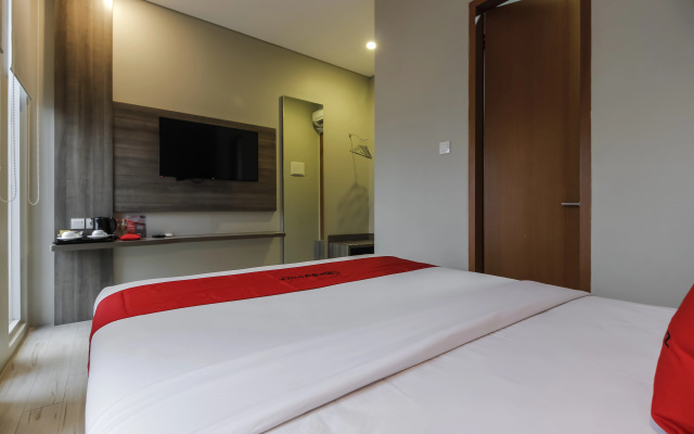 RedDoorz Plus near Tebet