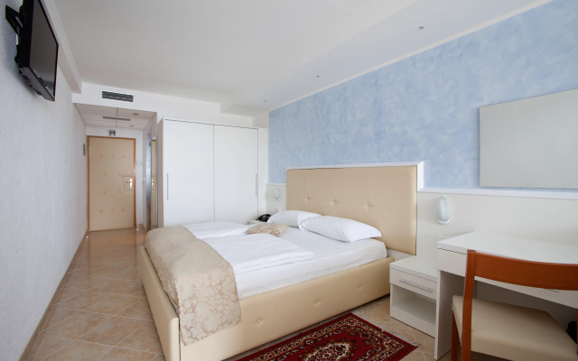 MASLINICA Mimosa Lido Palace Hotel