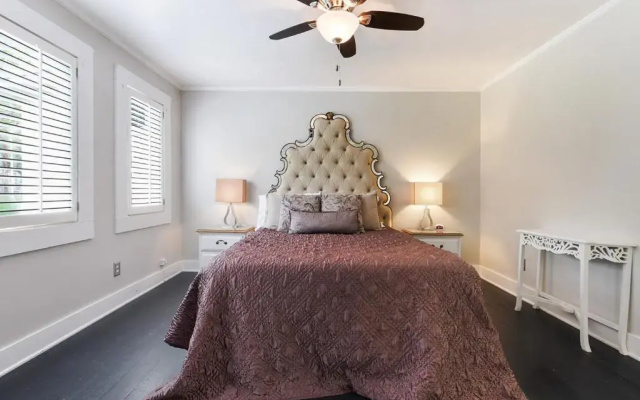Aaah! T'Frere's Bed and Breakfast