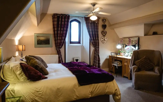 Lonsdale Villa Retreat