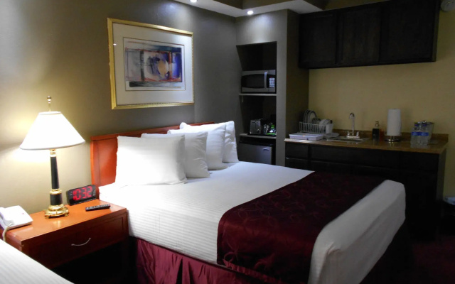 Crescent Hotel Kansas City South