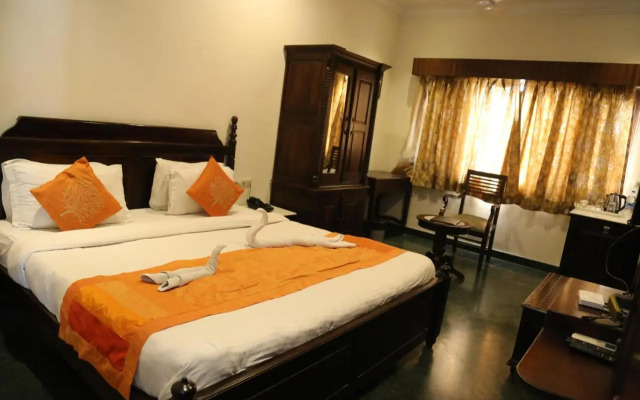 H n M The Boutique Hotel