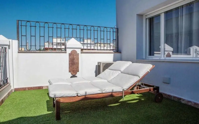 Beautiful 1 Bed Sleeps 6 W Terrace Heart of Madrid