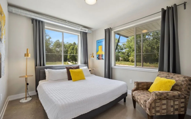 Swanky Townhome Near Old Town, Breweries and River