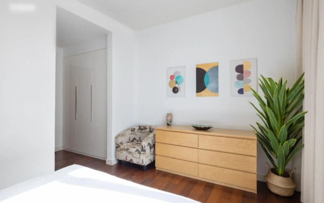 7 Min to Beach 2 BR City Walk