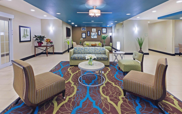 La Quinta Inn & Suites by Wyndham Floresville