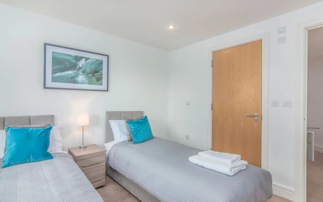 Executive Stansted Airport Apartment