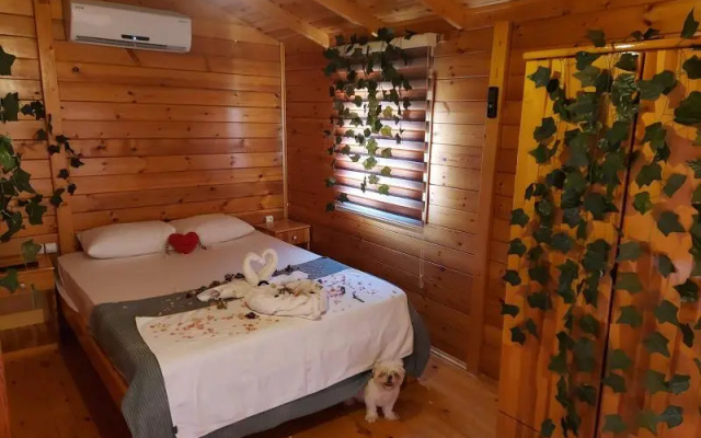 Zoe Glamping