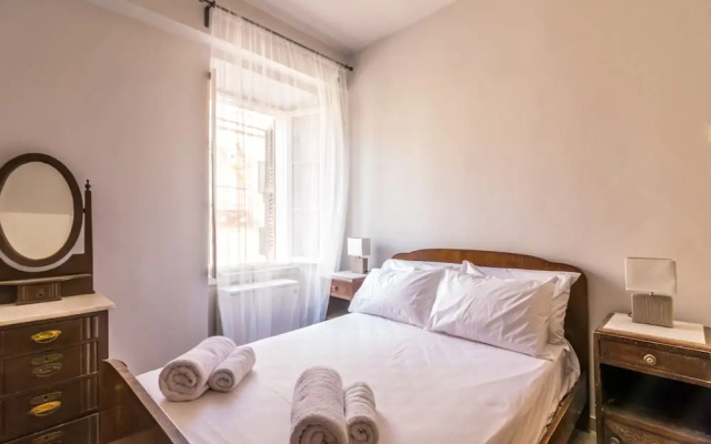 Mitropolis Old Town Apartment