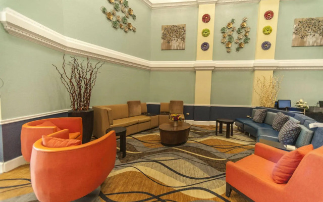 Fifth Season Inn & Suites