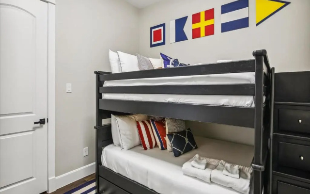 Sandy Cheeks Surfside by Ryson Vacation Rentals