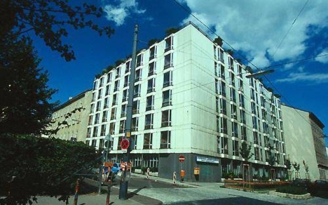 Strawberry Hostel Vienna вид на фасад