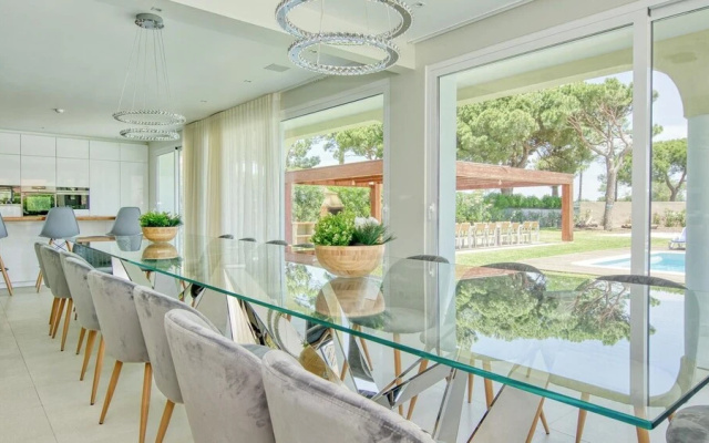 10 Bed Villa - Pool - Gym - Garden - Yacht Option