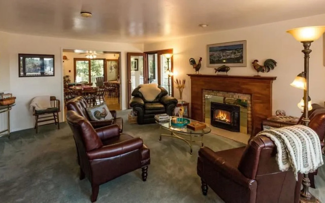 Hillside House Bed and Breakfast