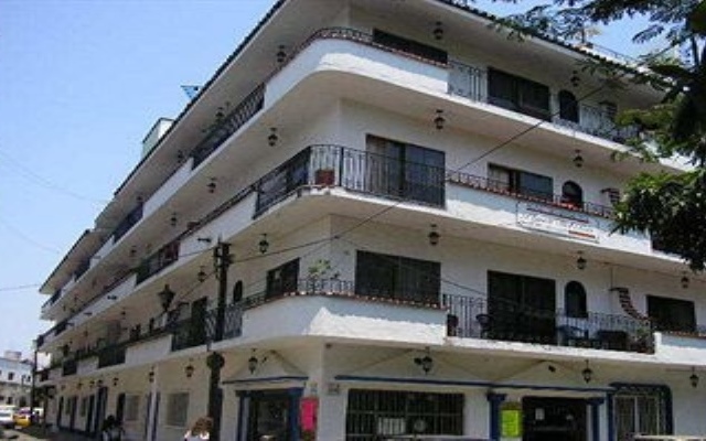 Отель Suites Plaza Del Rio Пуэрто-Вальярта вид на фасад