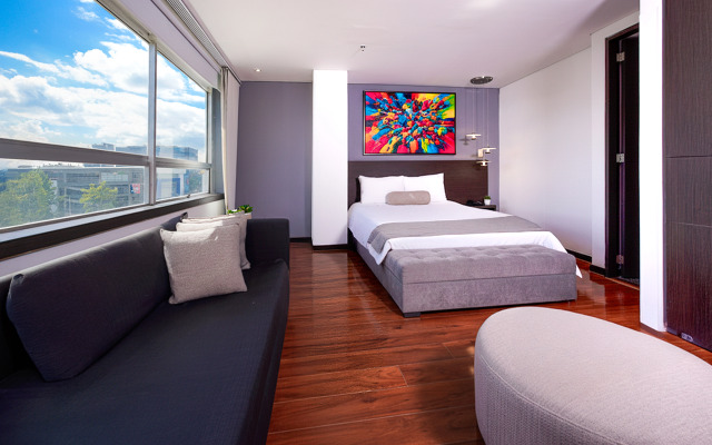 One Sixteen Hotel
