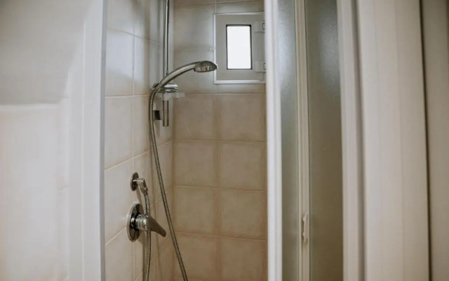 La Casita Blanca