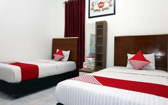 OYO 956 Penginapan Eby