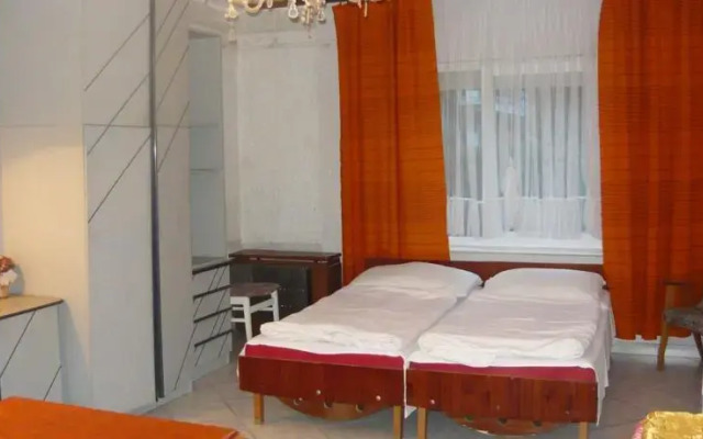 Youth Hostel Villa Benjamin - Siófok
