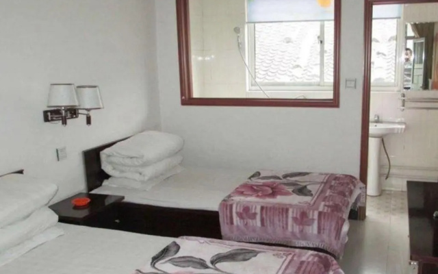 Xinlong Hotel