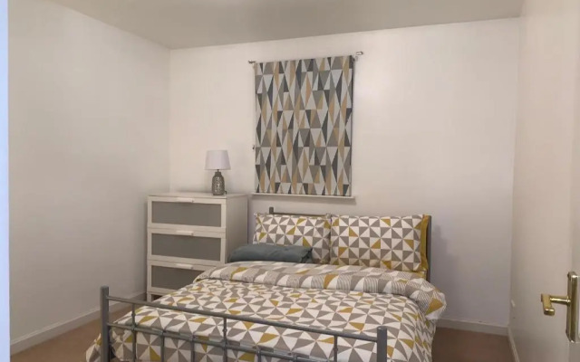 Holland Drive 2 Bedroom Flat (Adults Only)