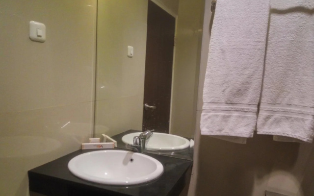 Max Hotel