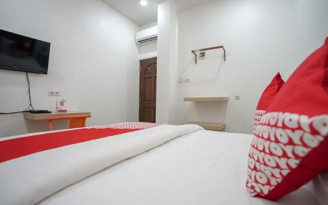 OYO 1270 Residence 8