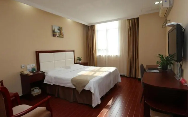 GreenTree Inn Jiangsu Suqian Sihong RenminS)Road Walking Street Express Hotel