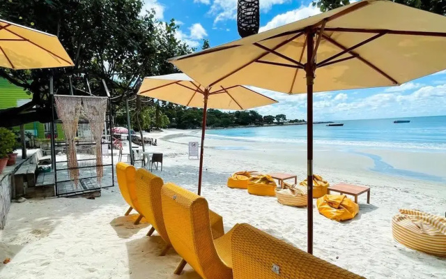 Курортный отель LaLune Beach Resort