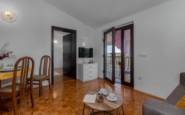 Amazing Apartment in Jadranovo With Wifi and 1 Bedrooms