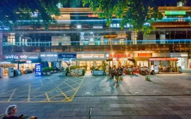 Chengdu Hexi Apartment (Huanhuahui East Railway Station Branch)