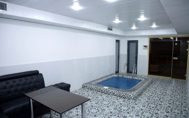 Apple Hotel