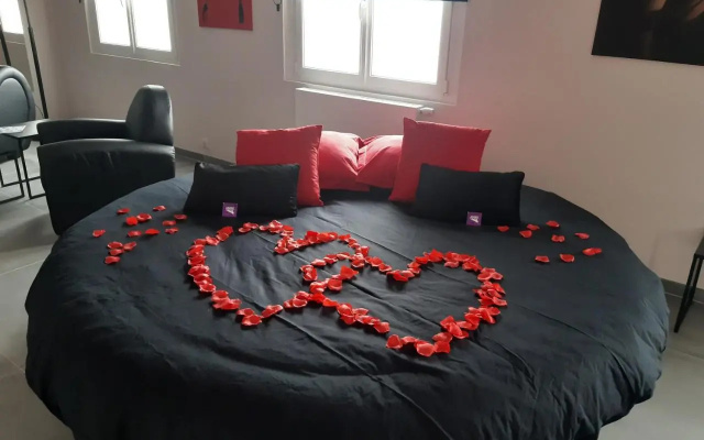 Ds Plaisir Love Room Avec Sauna, Jacuzzi a Nancy (Adults Only)