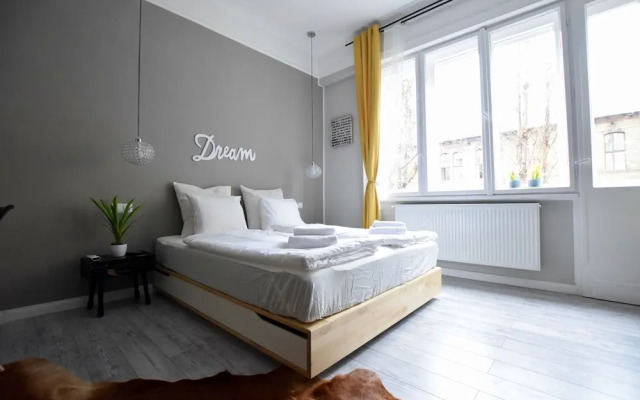 Standard Apartment by Hi5 - Fejer Gyorgy St