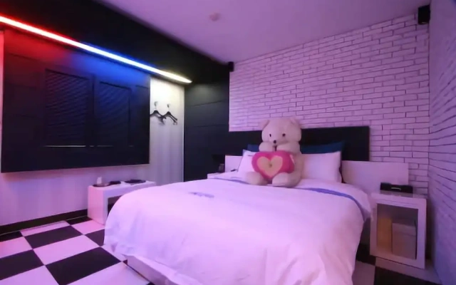 Luxury JJAK Hotel