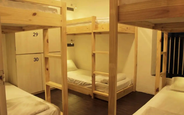 Horn Ok Please Hostel