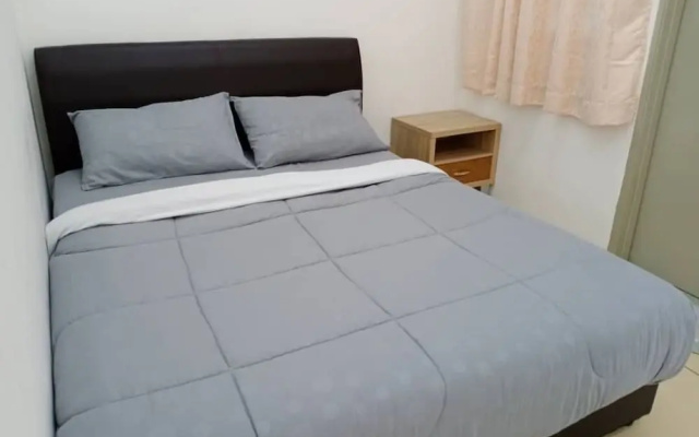My 3 Rooms Apartment at Golden Hills