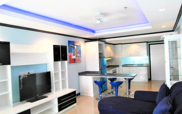 Sea View 16th Floor Condo at Jomtien Beach