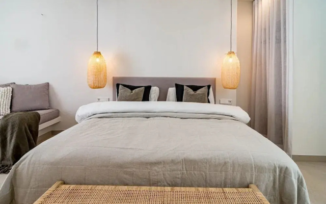 A4- Seaclub Suites by Roomservices