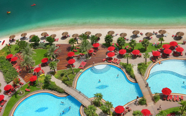 Отель Khalidiya Palace Rayhaan by Rotana
