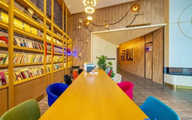 Visual Feast Movie Exclusive Hotel